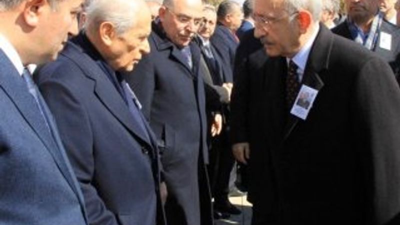 Bahçeli, Kılıçdaroğlu'nun elini sıkmadı