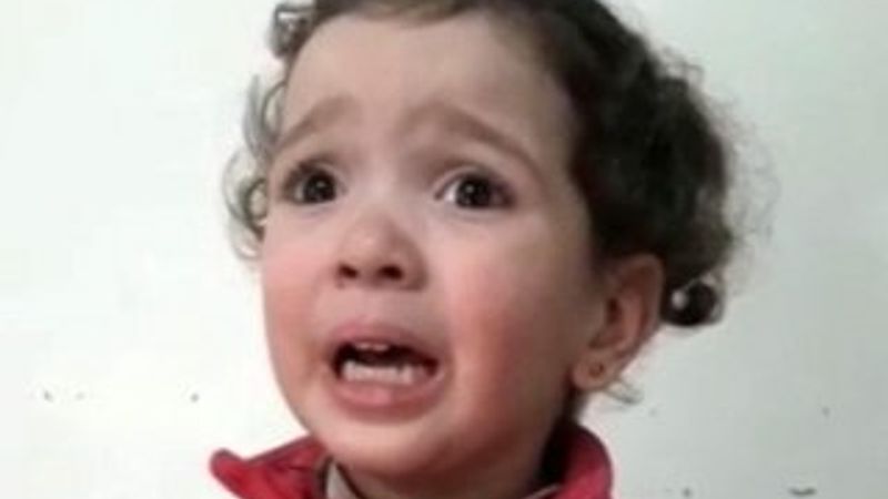 Bomba sesinden korkan çocuk, yürek sızlattı