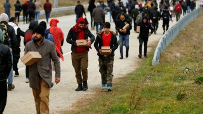 Sınıra göçmen akını devam ediyor