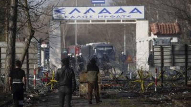 Yunan güçleri ile mülteciler arasında çatışma