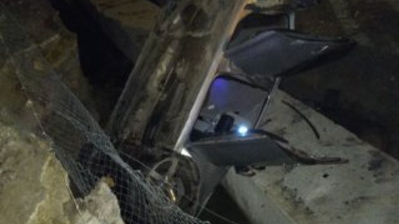 Ankara'da bir aracın çarptığı otomobil şantiyeye uçtu