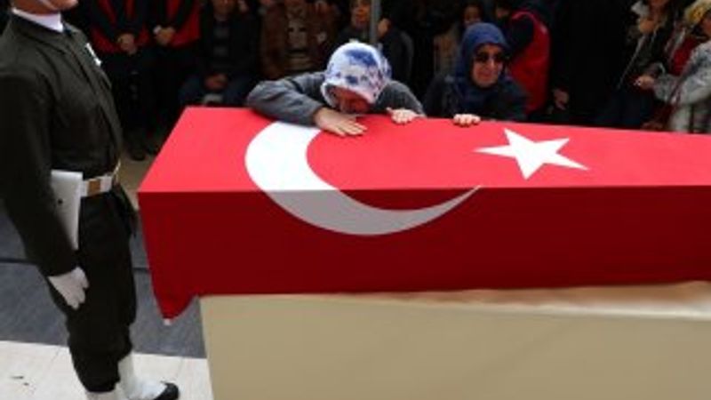 Şehit annesinin yürek yakan feryadı