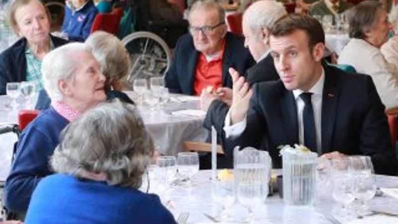 Macron: Yaşlıları ziyaretten kaçının