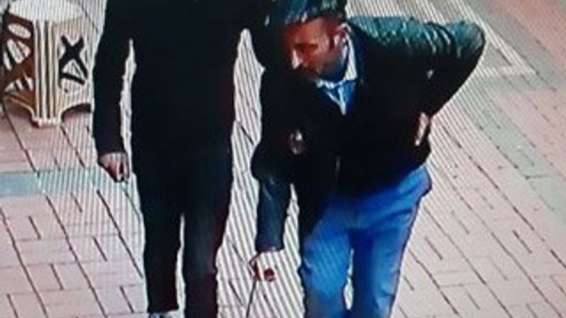 Sakat rolü yapan dilenci, zabıtadan kaçamadı