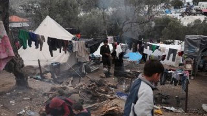 Yunanistan'dan mültecilere yardımları kesme kararı