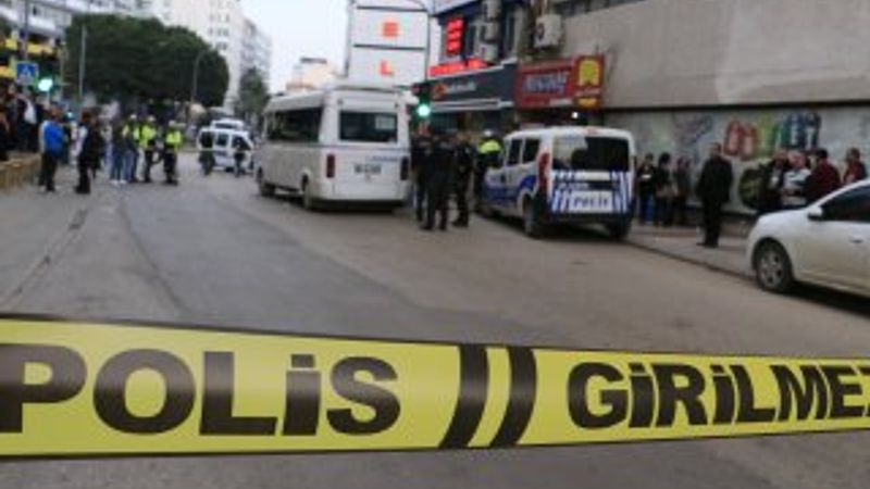 Adana'da minibüs şoförü başından vurularak öldürüldü