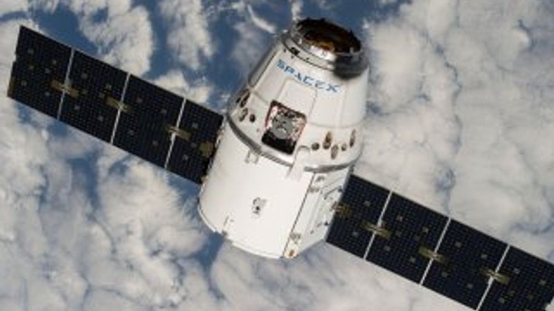 SpaceX, Dragon kargo mekiğini uzaya gönderdi