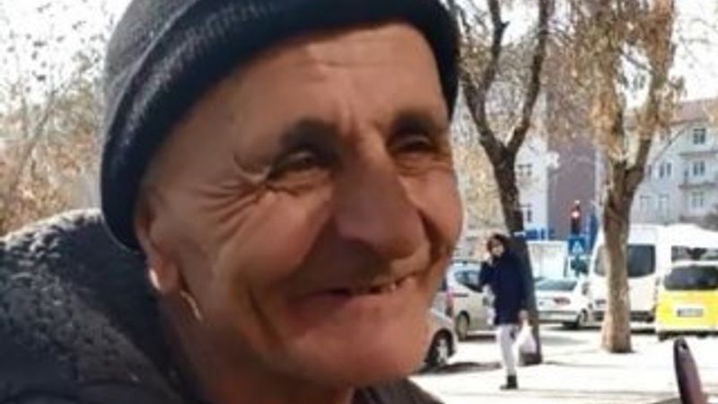 Dilenci: Cuma günleri en az 500 lira kazanıyorum