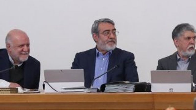 İranlı bakan koronayı atlattı