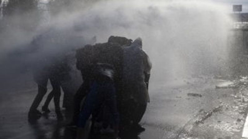 AB'den Yunanistan'a: Sığınmacılara şiddeti soruşturun