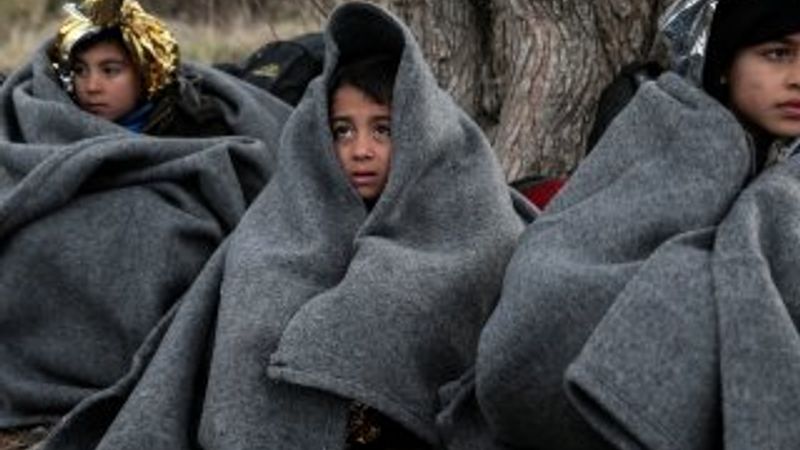 AB: Mültecilere 2 bin euro verelim, gitsinler