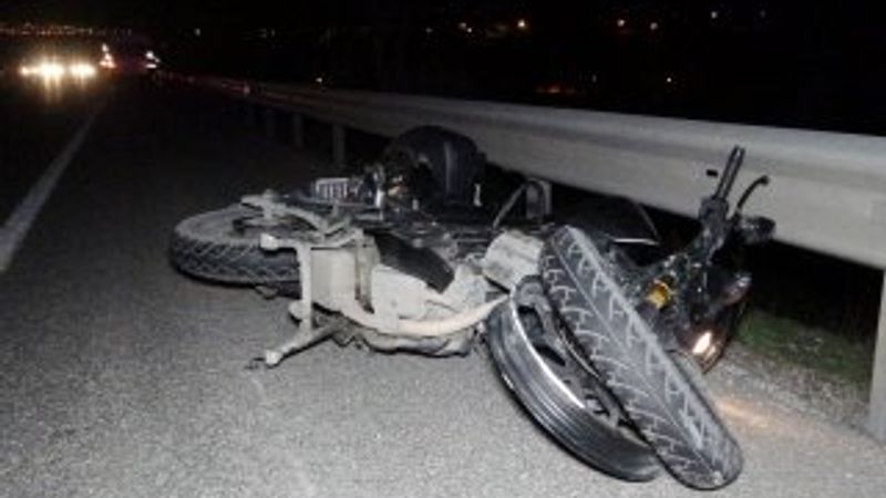 Uşak'ta kaza yapan motosiklet sürücüsü yaşamını yitirdi