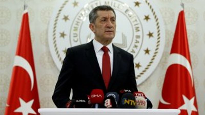 Bakan Selçuk:  Ders ortamı evlere taşınacak