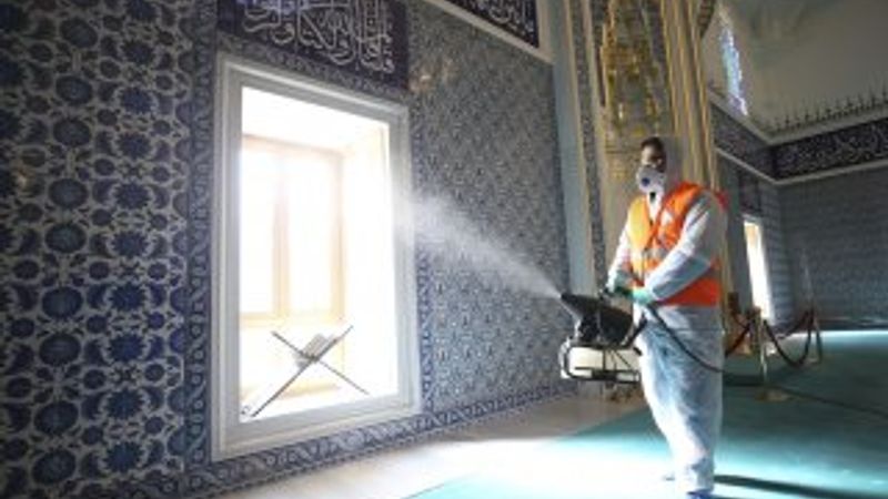 Camiler, koronaya karşı dezenfekte edildi