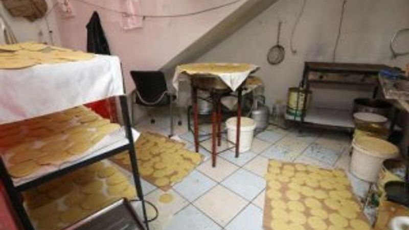 İzmir'de zabıta ekipleri denetime çıktı, tatlıcı kaçtı