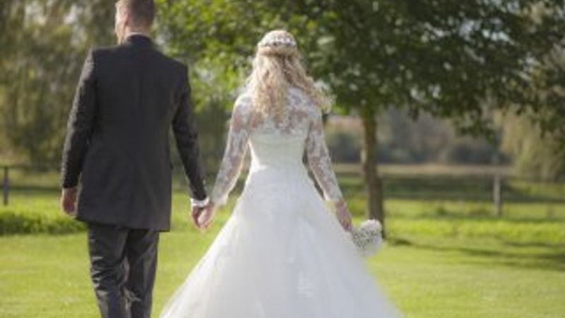 Azerbaycan'da düğünler yasaklandı