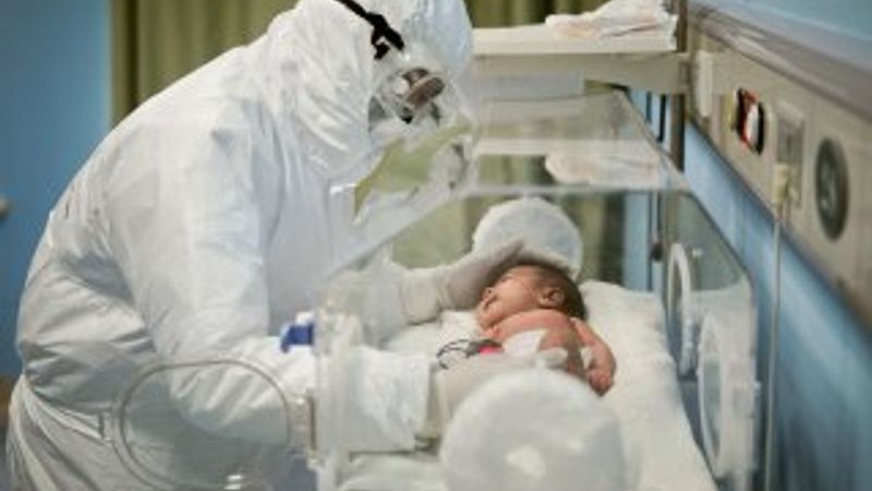 Londra’da yeni doğan bebeğe korona teşhisi kondu