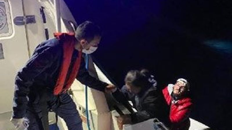 Yunan askerlerinin ölüme terk ettiği göçmenler kurtarıldı