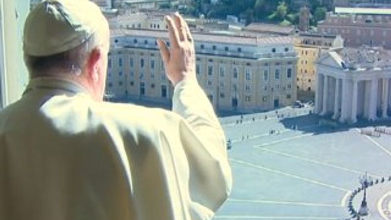 Papa Francis boş meydanı kutsadı