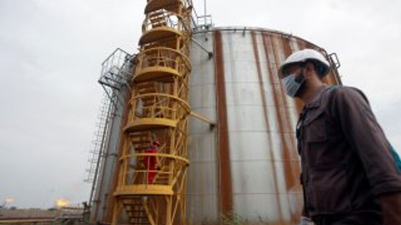 Brent petrolün varil fiyatı 30 doların altına düştü