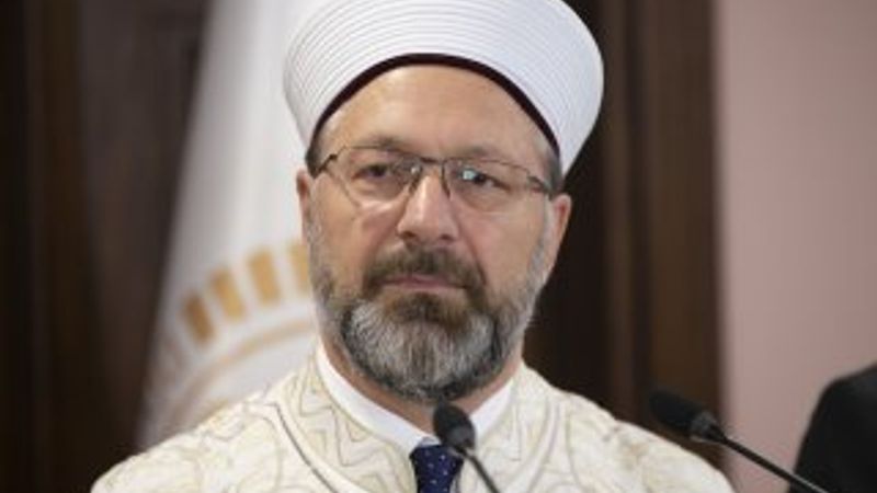 Ali Erbaş: Namazlar evde kılınmalı