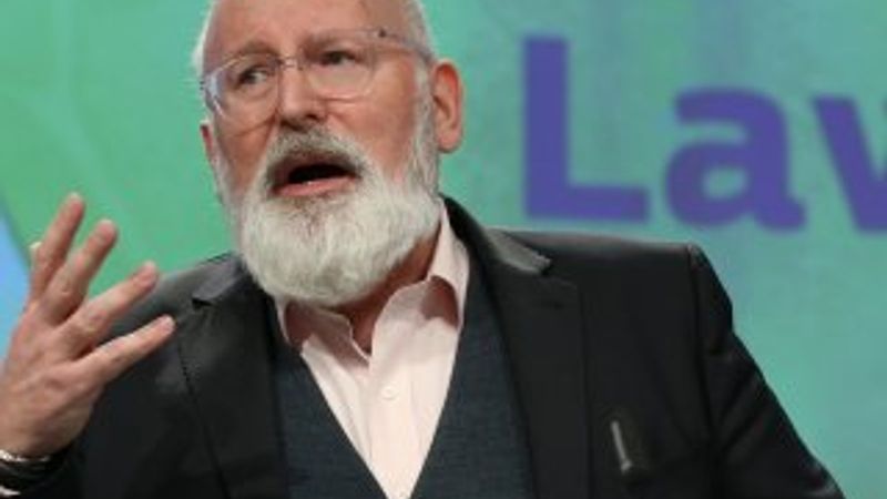 AB Komisyonu Başkan Yardımcısı, kendini karantinaya aldı