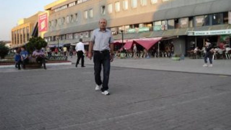 Asansör boşluğundan küpe çıkarmak isterken öldü