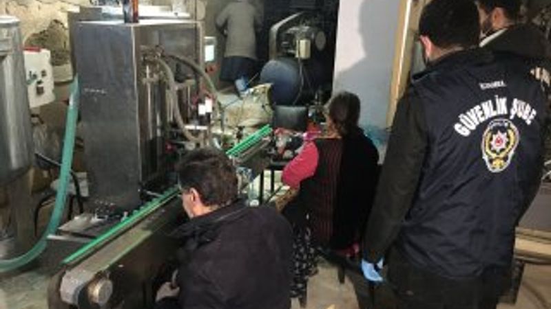 İstanbul'da sahte dezenfektan üreten iş yerine baskın