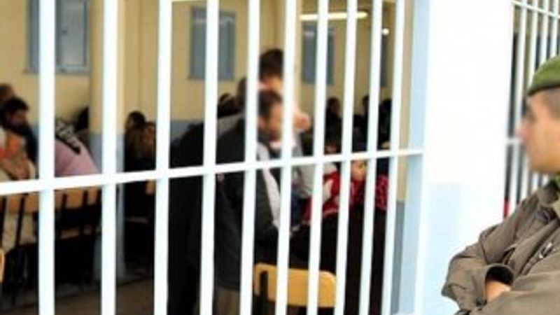 Tutukluların telefonla görüşme hakkına düzenleme