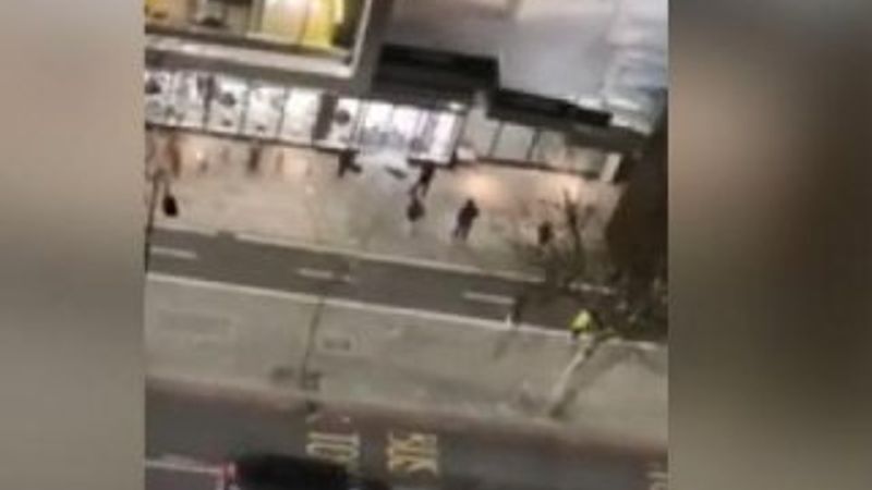 Londra’da koronavirüs yağması