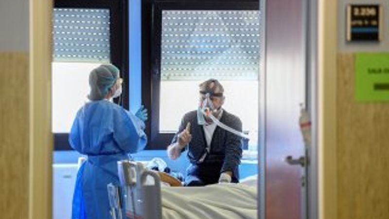 İtalya'da 627 kişi daha hayatını kaybetti