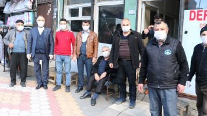 Kahramanmaraşlı hayırsever 5 bin adet maske dağıttı
