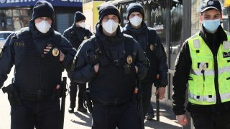 Yunanistan'da sokağa çıkma yasağı ilan edildi