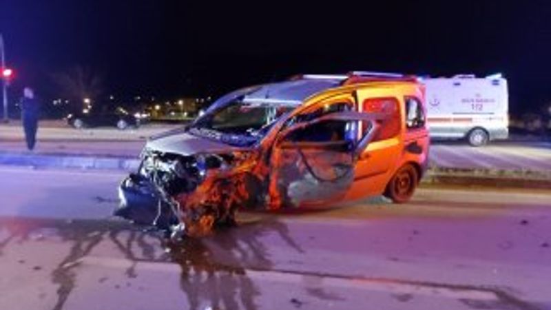 Osmaniye'de trafik kazası: 2 ölü 3 yaralı