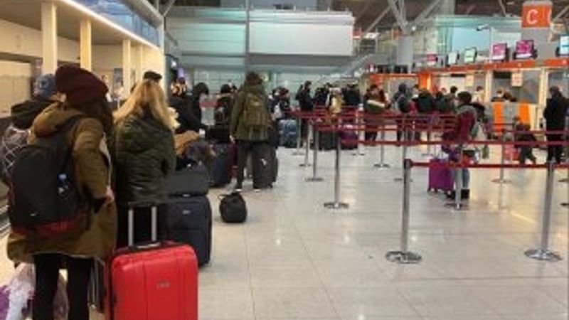 Polonya'daki 500 Türk öğrenci Türkiye'ye getiriliyor