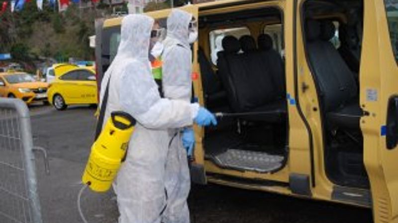 İstanbul'da taksi ve dolmuşlar dezenfekte ediliyor