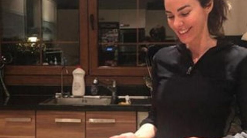 Defne Samyeli gece yarısı helva kavurdu