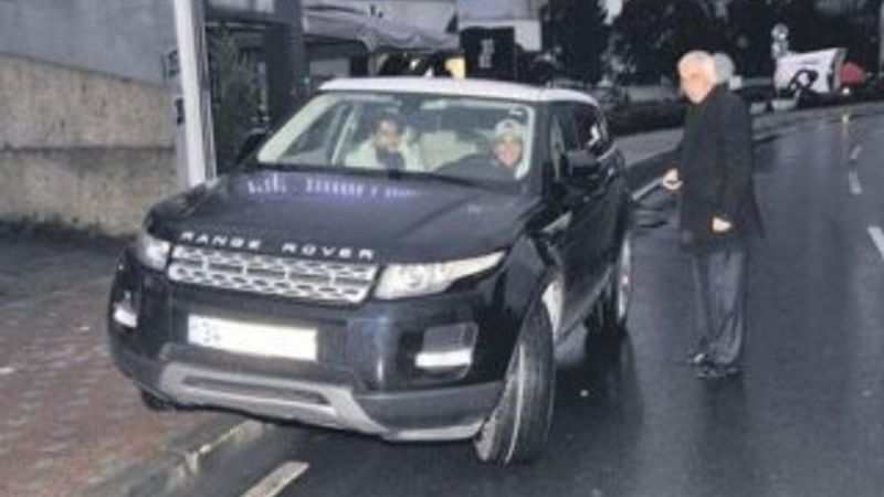 Gökçe Bahadır'ın araba şanssızlığı