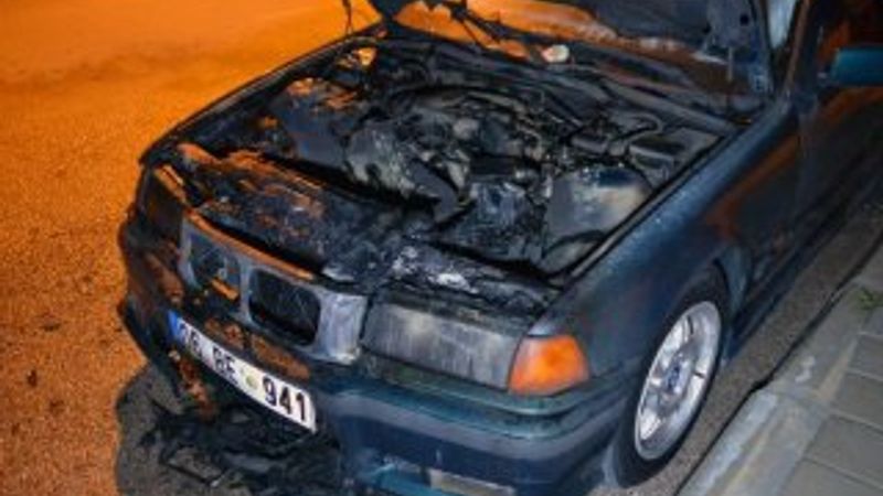 Adana'da otomobili yakıp sahibinin evine ateş açtı