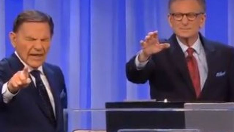 ABD'de Evanjelistler koronavirüs çıkarma ayini yaptı