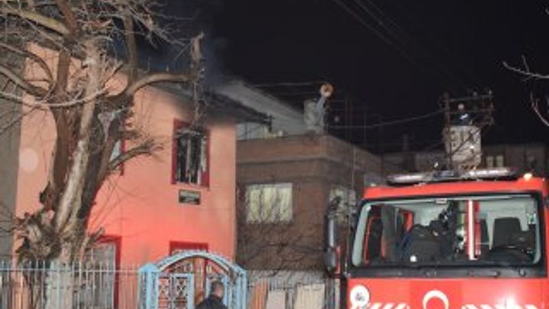 Babasına kızıp evi ateşe verdi