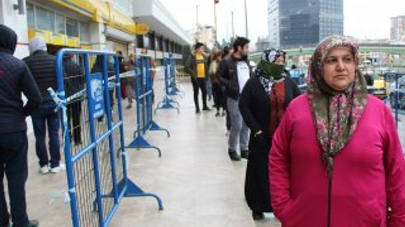 İstanbul'da yardım parasını almak isteyen PTT'ye koştu