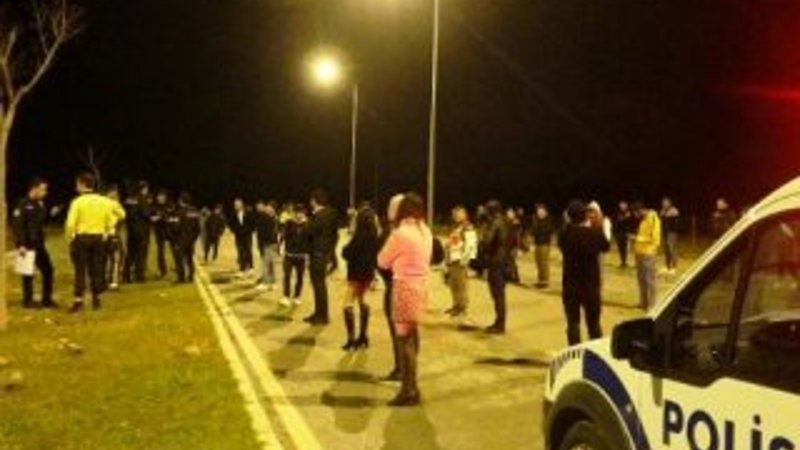 Antalya'da dansözlü drift partisini polis bastı