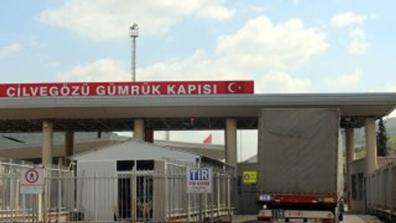 BM'den İdlib'e 74 tır insani yardım