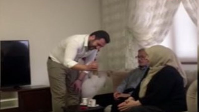 Görüntülü aramayla oğluna kız istedi