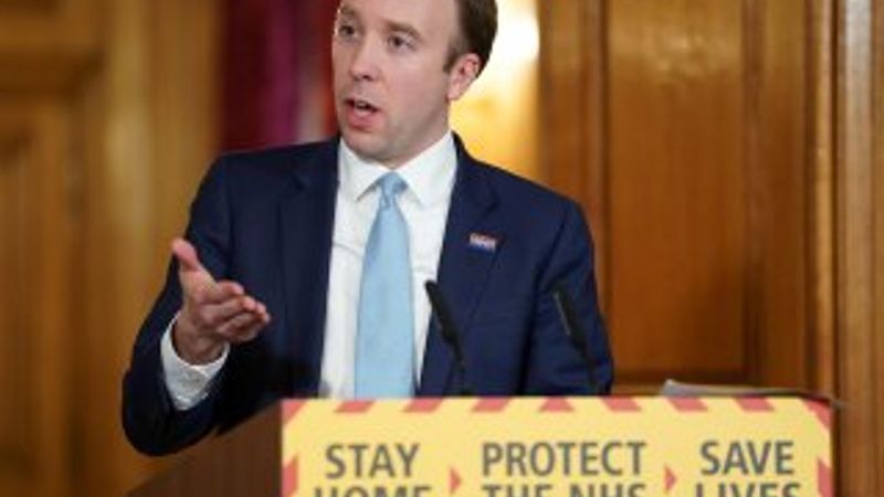 Koronavirüs kapan İngiltere Sağlık Bakanı iyileşti