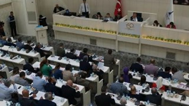 İzmir'de büyükşehir çalışanı koronadan yaşamını yitirdi