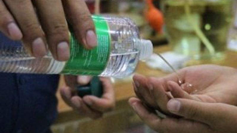 İzmir'de bir kişi içtiği kolonyadan hayatını kaybetti