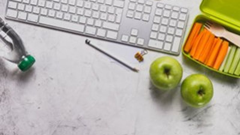 Evde çalışırken sağlıklı beslemenin yolları