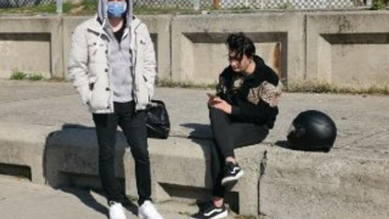 Yasağa rağmen sahile gelip, yürüyüş yaptılar